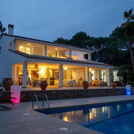 Cala Corbs بيت للعطل