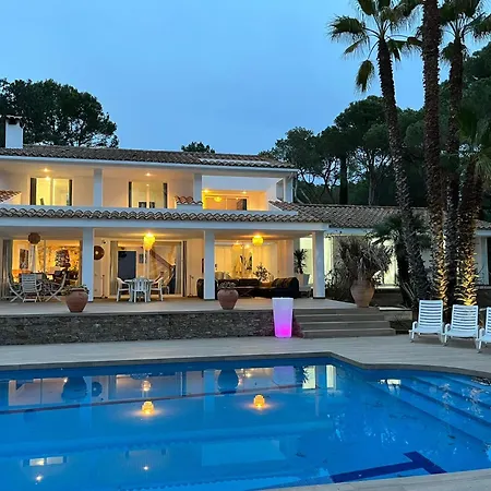 Cala Corbs بيت للعطل